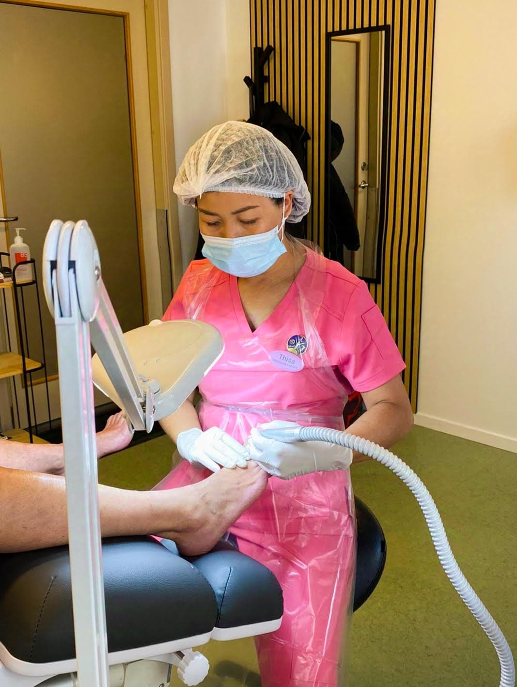 Medicinsk fotvård i behandling